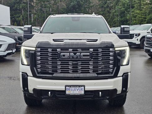 Used 2025 GMC Sierra 2500 Denali Ultimate image 8