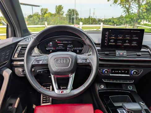 Used 2023 Audi SQ5 Prestige w/ Prestige Package AWD/4WD image 32