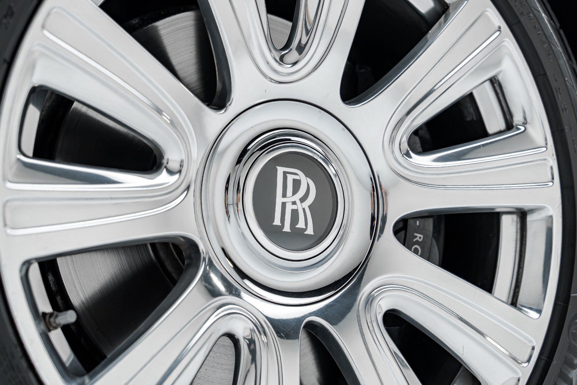 Used 2016 Rolls-Royce Dawn RWD image 40
