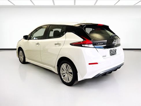 Used 2023 Nissan Leaf S image 6
