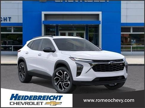 New 2025 Chevrolet Trax RS w/ Sunroof Package image 8