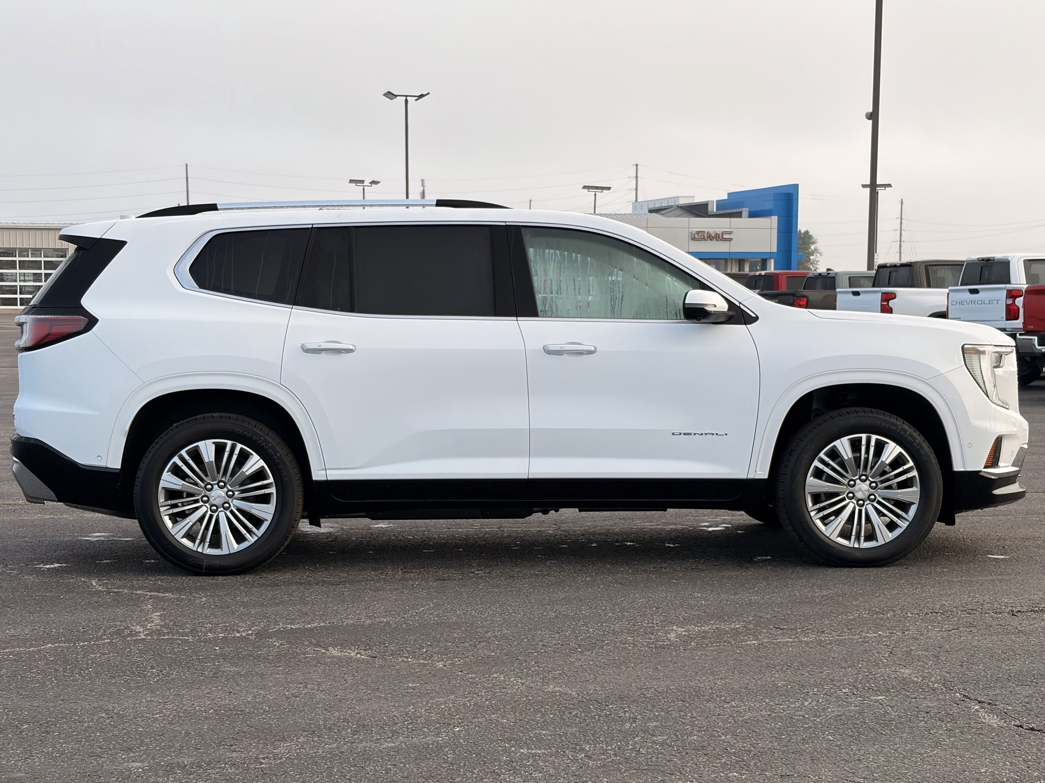 New 2027 GMC Acadia Denali w/ LPO, Floor Liner Package AWD/4WD image 4