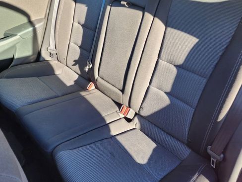 Used 2017 Hyundai Elantra GT image 8