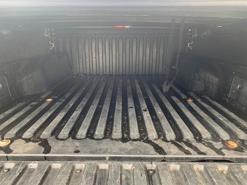Used 2017 Toyota Tacoma SR5 w/ Tow Package RWD image 9