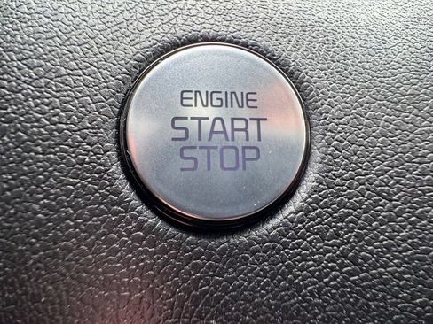 Used 2023 Kia Sorento S w/ Panoramic Sunroof Package AWD/4WD image 17