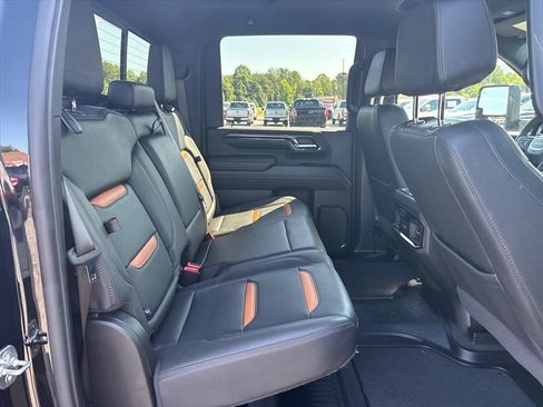 Used 2025 GMC Sierra 2500 AT4 w/ Technology Package AWD/4WD image 16