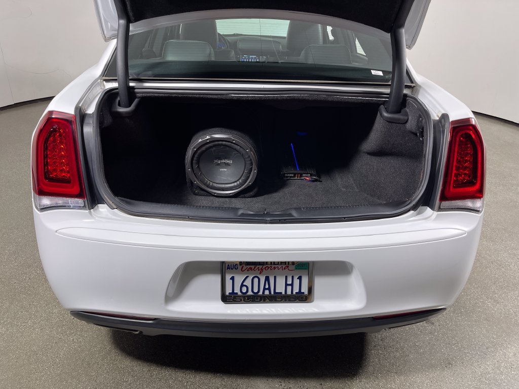 Used 2019 Chrysler 300 S RWD image 10