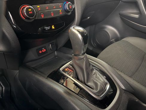 Used 2022 Nissan Rogue Sport S image 39