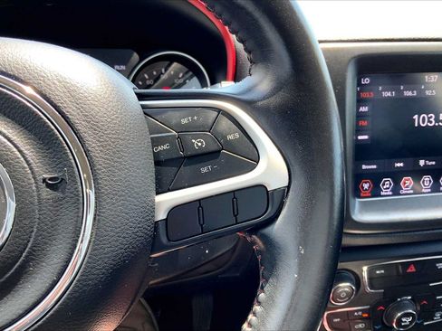 Used 2019 Jeep Compass Trailhawk AWD/4WD image 24