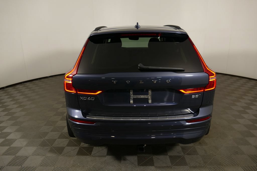 Used 2022 Volvo XC60 B5 Momentum w/ Climate Package AWD/4WD image 4