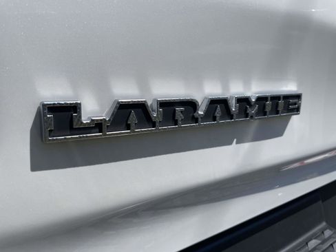 Used 2022 RAM 1500 Laramie AWD/4WD image 12