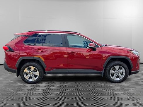 Used 2025 Toyota RAV4 XLE w/ Convenience Package AWD/4WD image 8