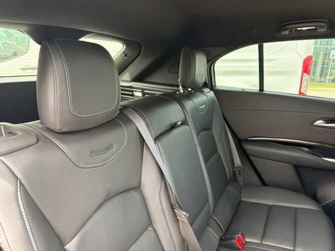 Used 2024 Cadillac XT4 Luxury w/ Cold Weather Package FWD image 15