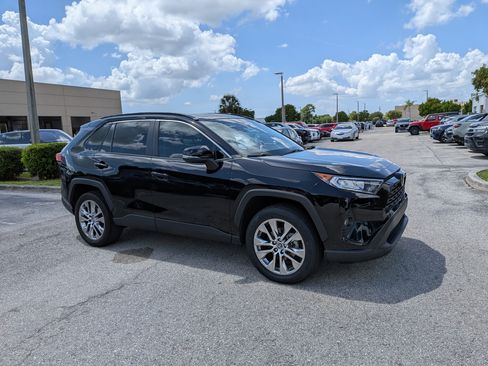 Used 2020 Toyota RAV4 XLE Premium FWD image 2