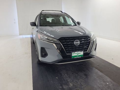 Used 2022 Nissan Kicks SR w/ Interior Electronics Package FWD image 14