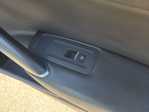 Used 2016 Volkswagen Passat 1.8T SE w/ Lighting Package image 11