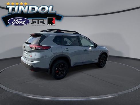 Used 2025 Nissan Rogue SV image 8