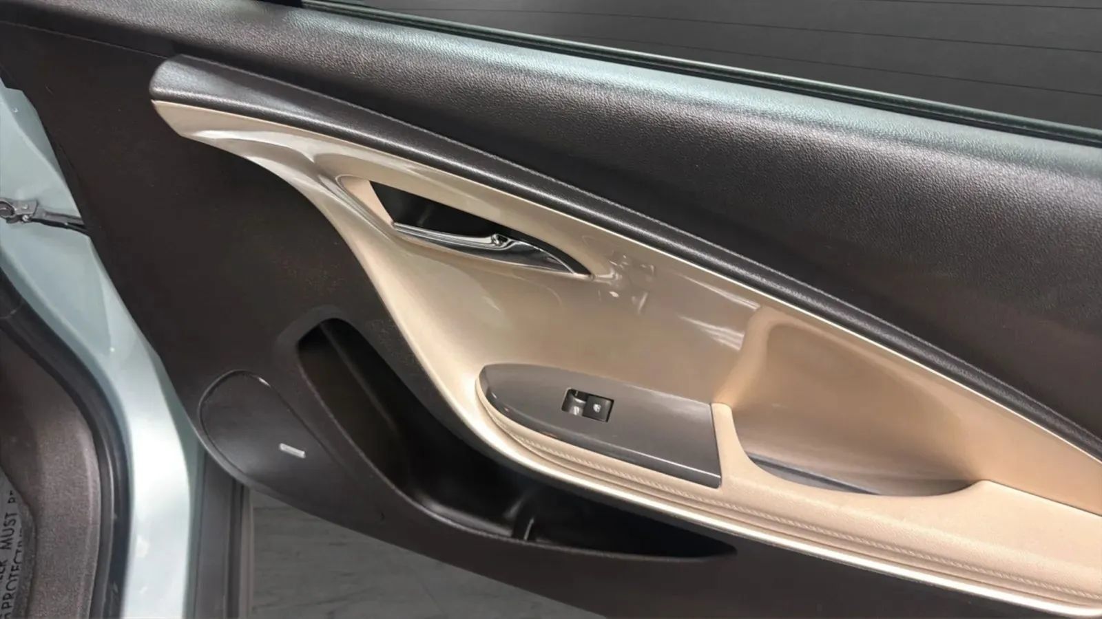 Used 2012 Chevrolet Volt Premium w/ Premium Trim Package FWD image 17