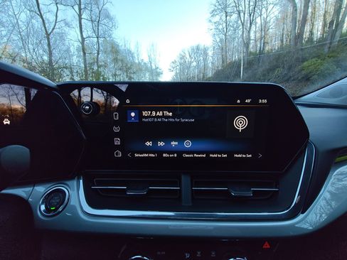 New 2026 Chevrolet Trax LT image 25