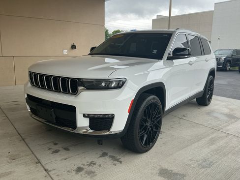 Used 2021 Jeep Grand Cherokee L Limited RWD image 2
