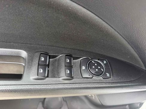 Used 2019 Ford Fusion SE FWD image 12