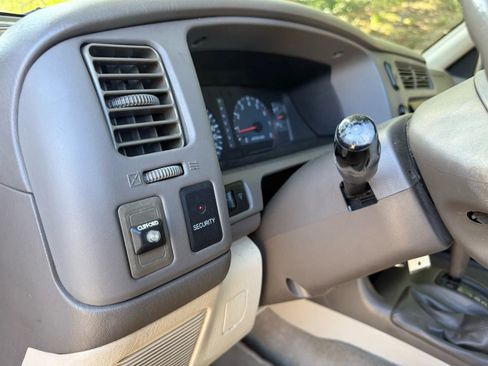 Used 2000 Mitsubishi Montero Sport XLS AWD/4WD image 12