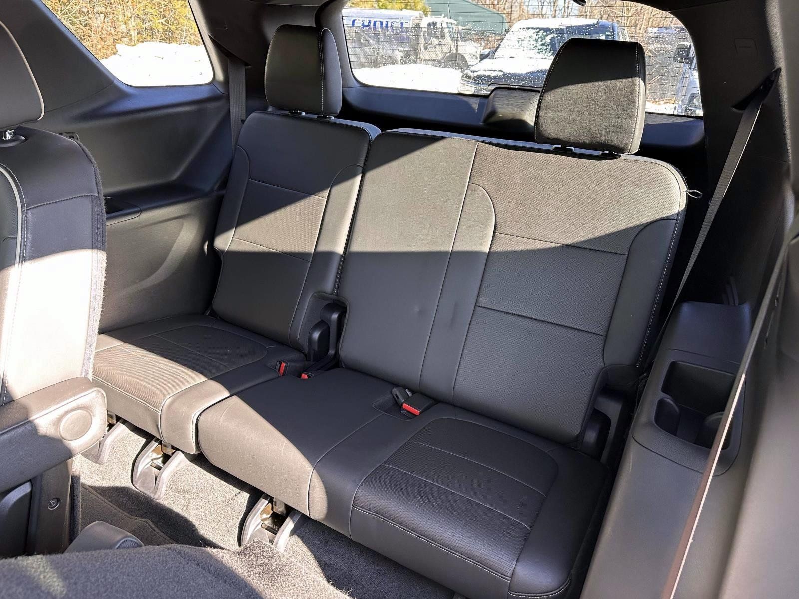 Used 2023 Chevrolet Traverse Premier w/ Redline Edition AWD/4WD image 13