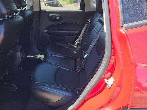 Used 2020 Jeep Compass Latitude AWD/4WD image 19
