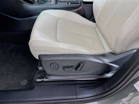 Used 2025 Audi Q3 2.0T Premium Plus image 9