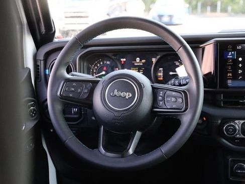 Used 2024 Jeep Wrangler Unlimited Rubicon 4xe AWD/4WD image 24