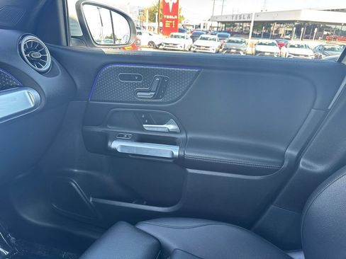 Used 2024 Mercedes-Benz GLB 250 image 40
