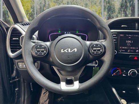Used 2023 Kia Soul LX w/ Option Group 015 FWD image 16