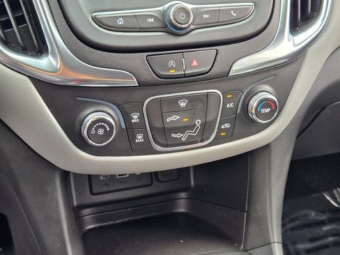 Certified 2022 Chevrolet Equinox LS w/ LS Convenience Package FWD image 26