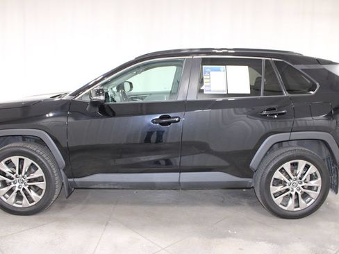 Used 2020 Toyota RAV4 XLE Premium AWD/4WD image 6