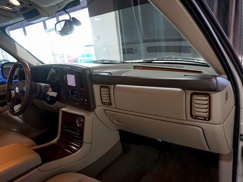 Used 2004 Cadillac Escalade EXT AWD/4WD image 33