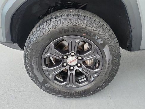 Used 2023 GMC Canyon Elevation w/ Elevation Premium Package AWD/4WD image 12