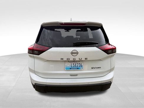 Used 2024 Nissan Rogue SV AWD/4WD image 5