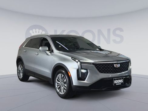 Used 2024 Cadillac XT4 Premium Luxury AWD/4WD image 4