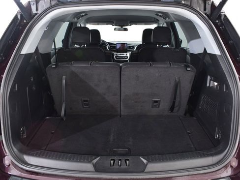 Used 2022 Ford Explorer XLT w/ Equipment Group 202A image 21