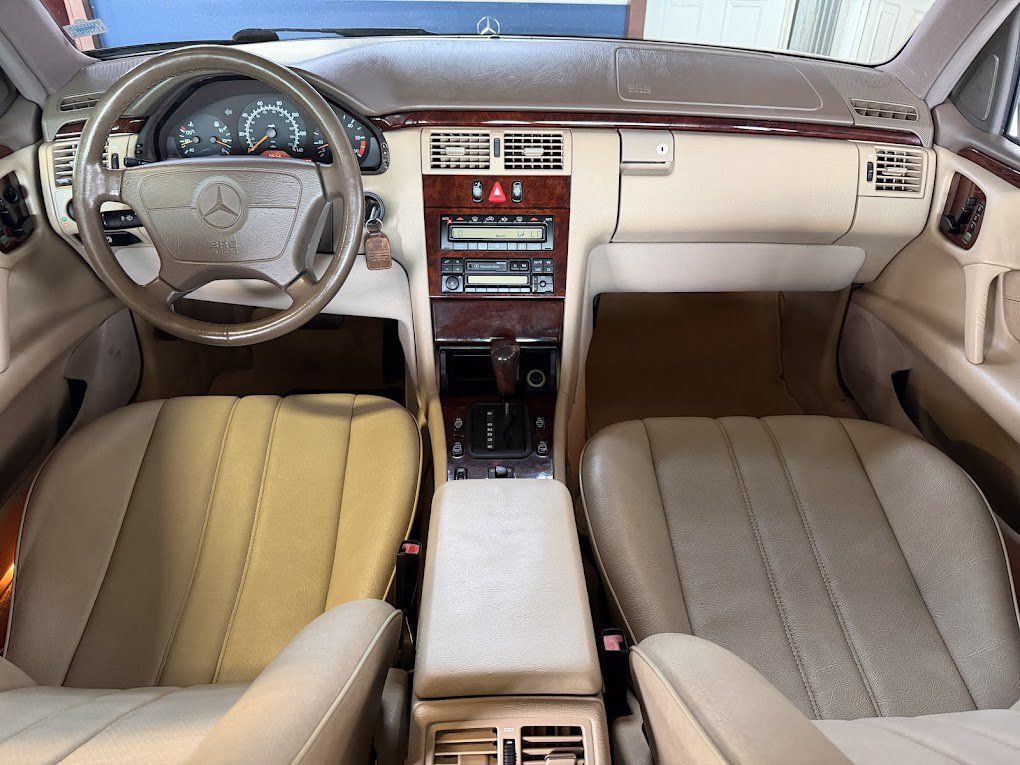 Used 1996 Mercedes-Benz E 300 Sedan image 9
