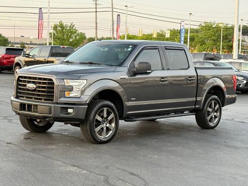 Used 2017 Ford F150 XLT w/ Equipment Group 302A Luxury AWD/4WD image 8
