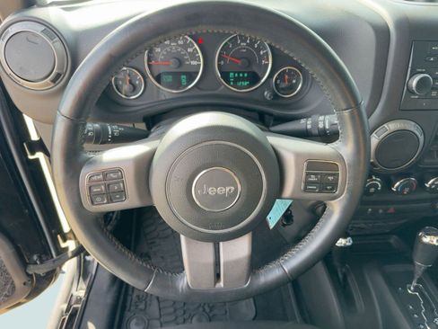 Used 2016 Jeep Wrangler Unlimited Sport image 13