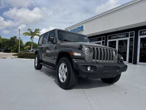 Used 2019 Jeep Wrangler Unlimited Sport S AWD/4WD image 30