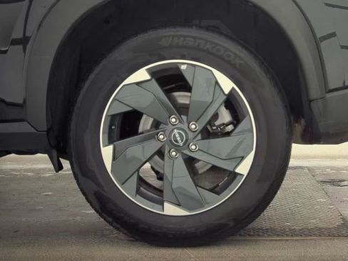 Used 2025 Nissan Rogue SV image 20