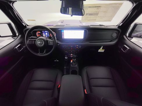 New 2026 Jeep Wrangler Unlimited Rubicon AWD/4WD image 2