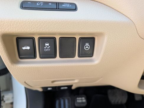 Used 2016 Nissan Altima 2.5 SL w/ Moonroof Package image 19