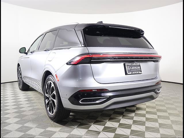 Used 2024 Lincoln Nautilus Reserve AWD/4WD image 4