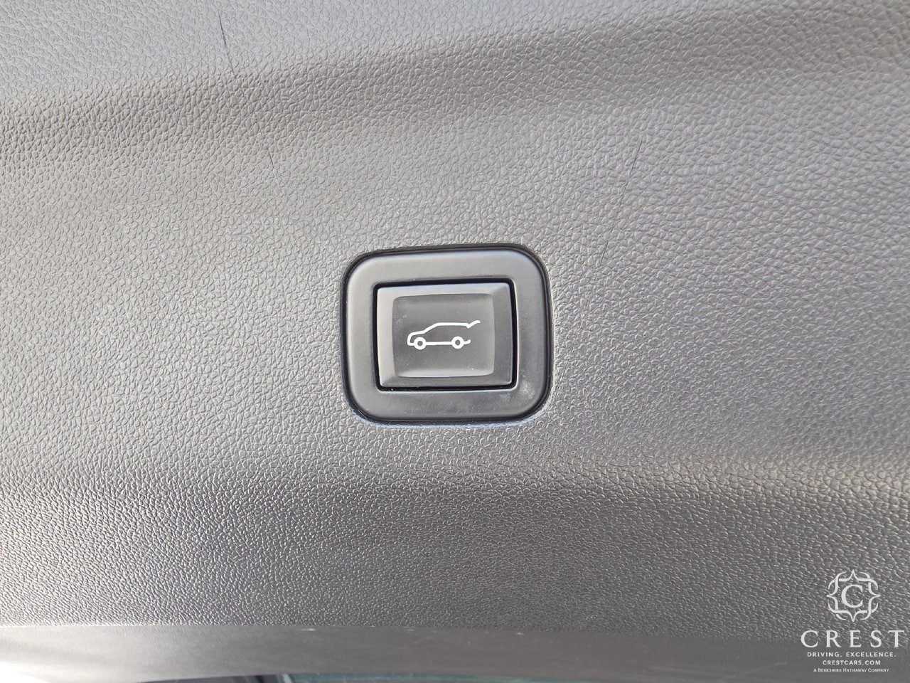 Used 2021 Cadillac Escalade Sport w/ Driver Assist Tech Package AWD/4WD image 29