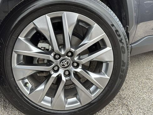 Used 2024 Toyota RAV4 XLE Premium image 9
