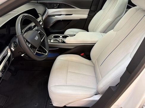 Certified 2024 Cadillac Lyriq Luxury RWD image 5